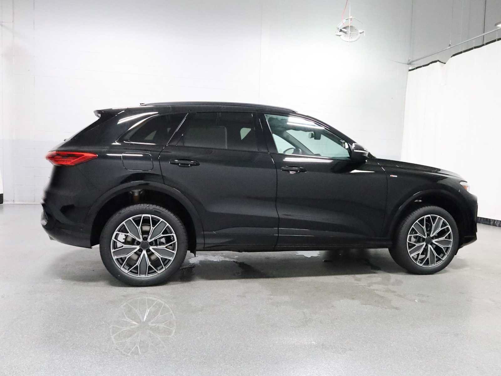 New 2026 Audi Q5 Premium Plus AWD/4WD image 10