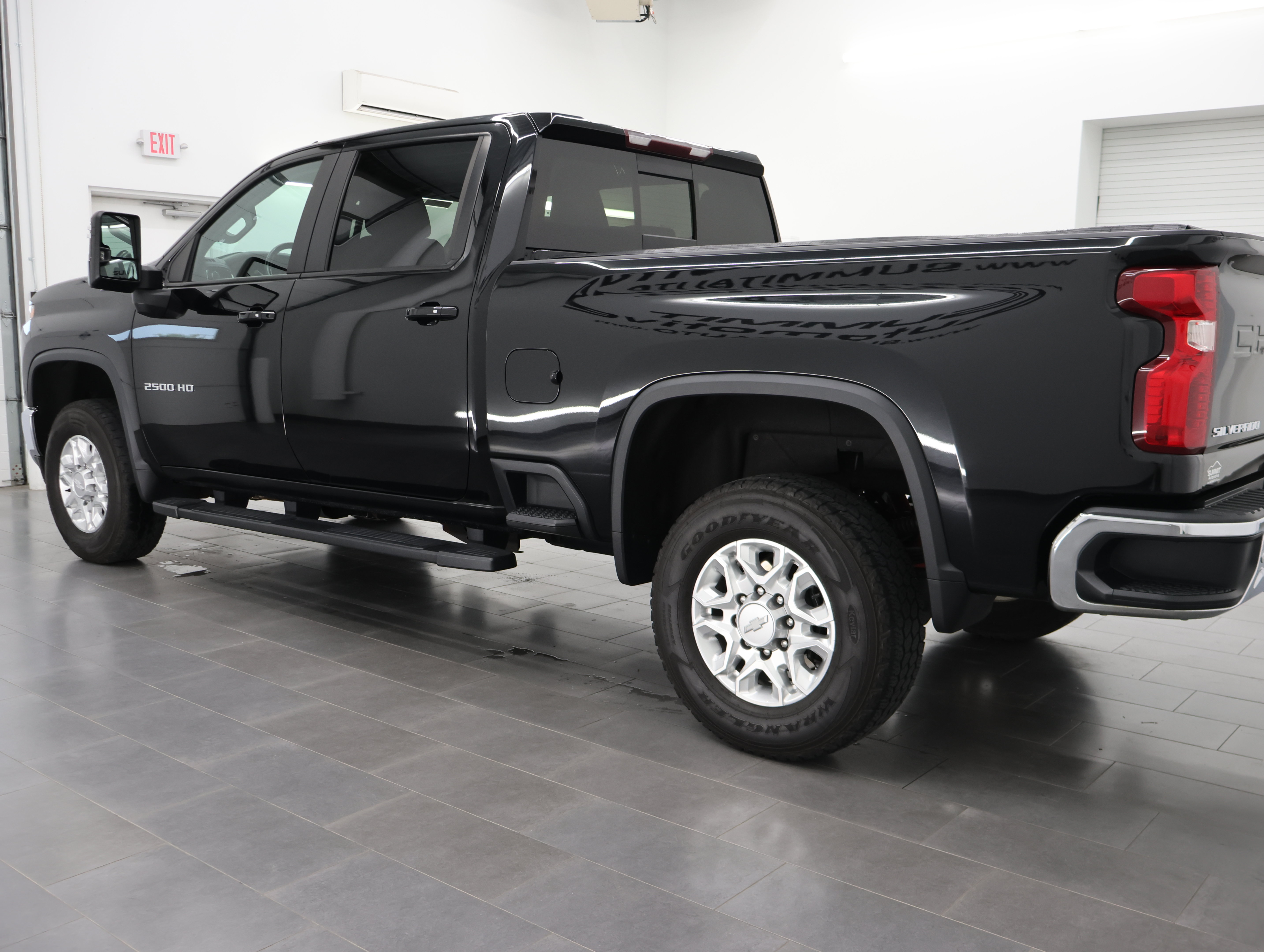 Used 2020 Chevrolet Silverado 2500 LT w/ All Star Edition AWD/4WD image 6