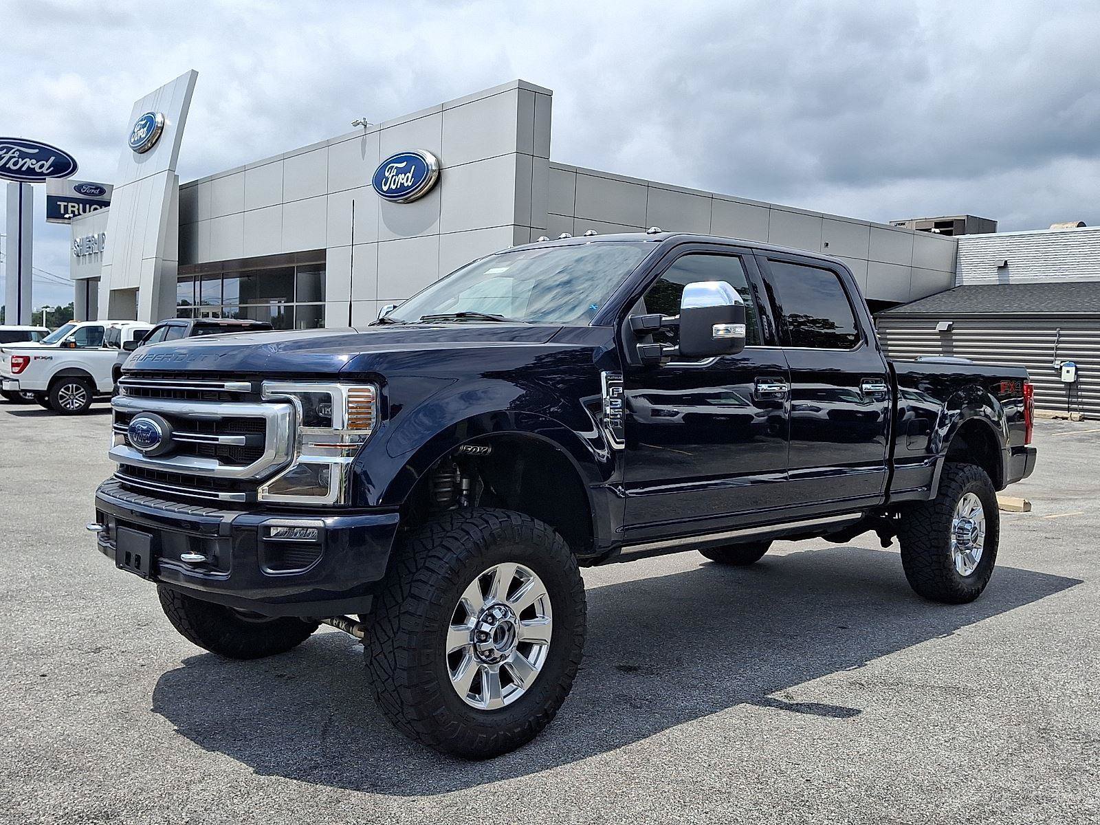 Used 2022 Ford F350 Platinum AWD/4WD image 4