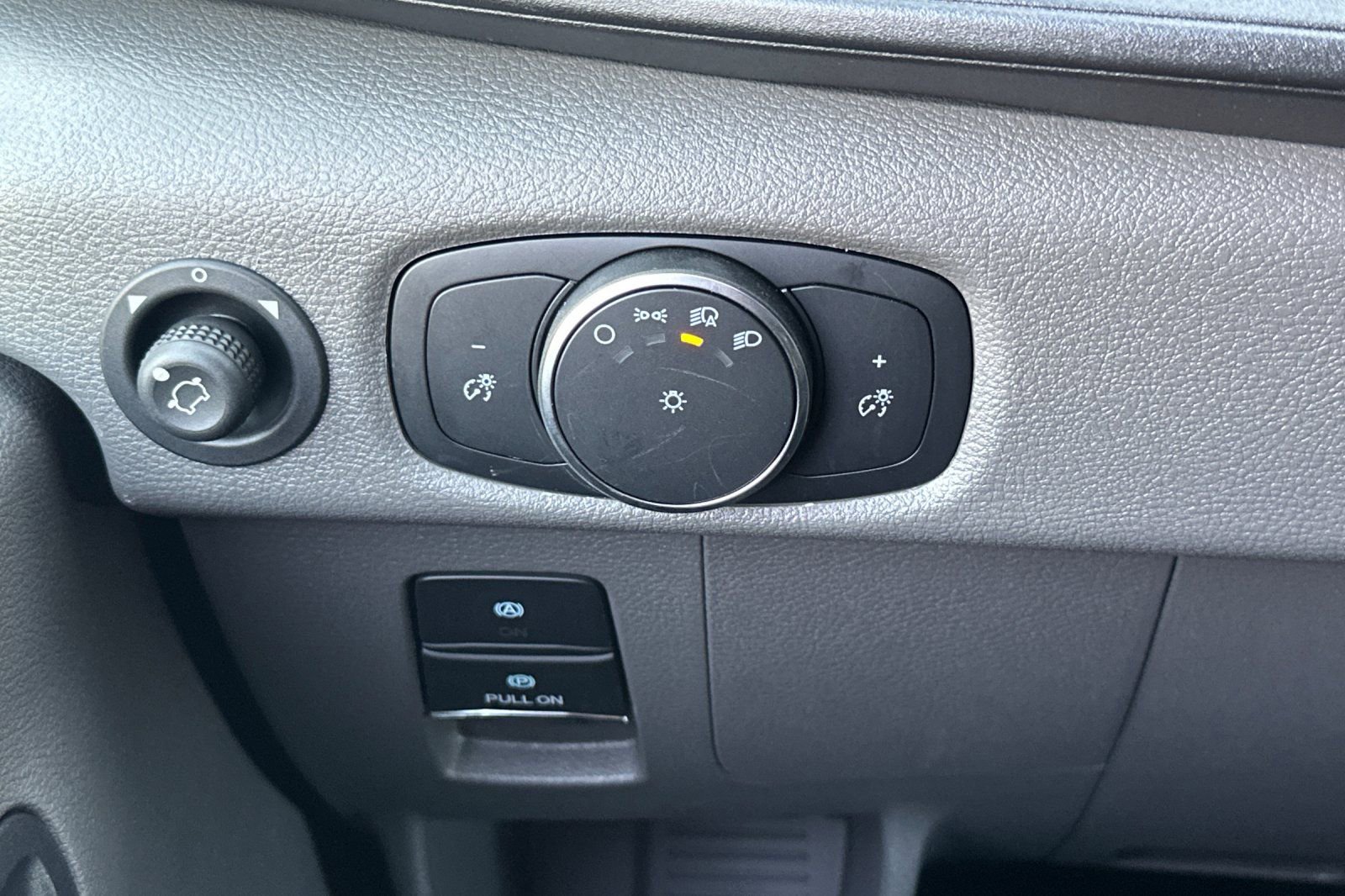 New 2026 Ford E-Transit 148 High Roof Extended image 23