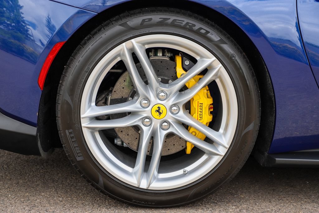 Used 2021 Ferrari 812 GTS RWD image 70