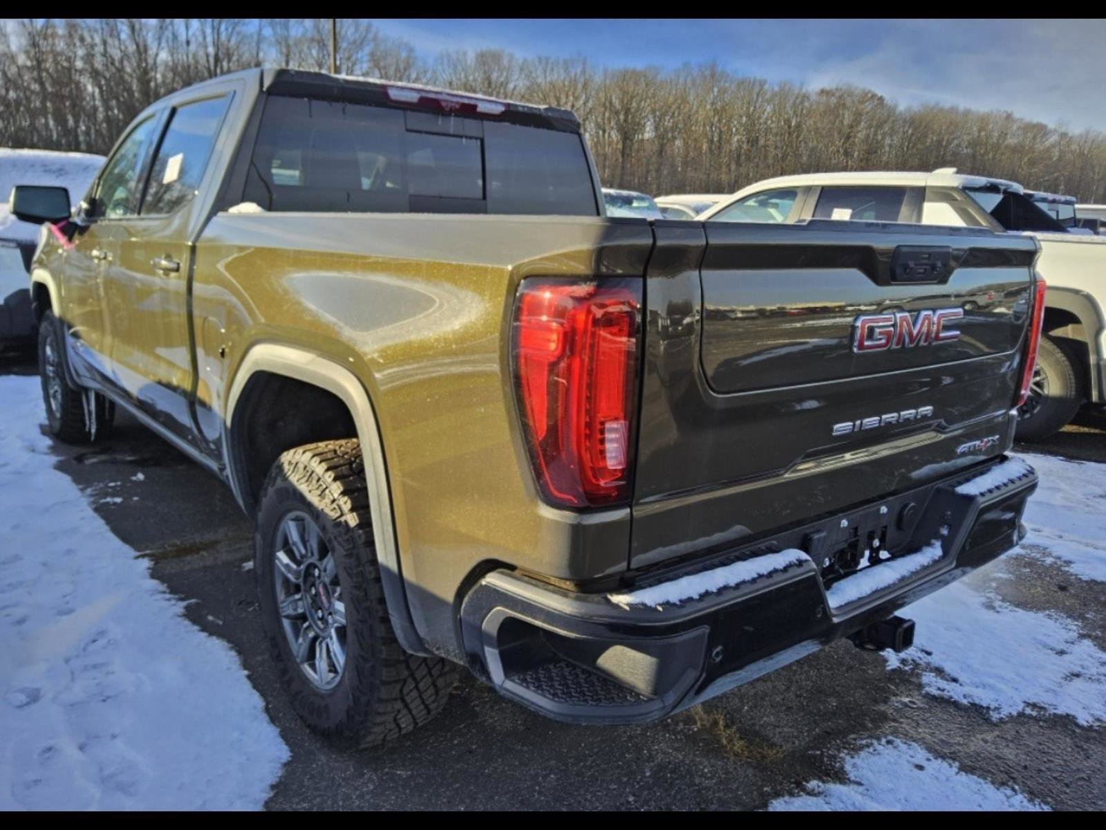 Used 2024 GMC Sierra 1500 AT4X image 5