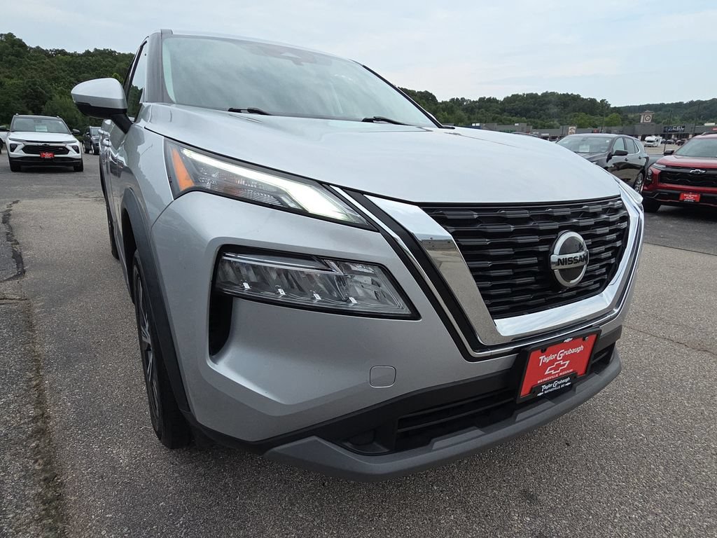 Used 2021 Nissan Rogue SV AWD/4WD image 11