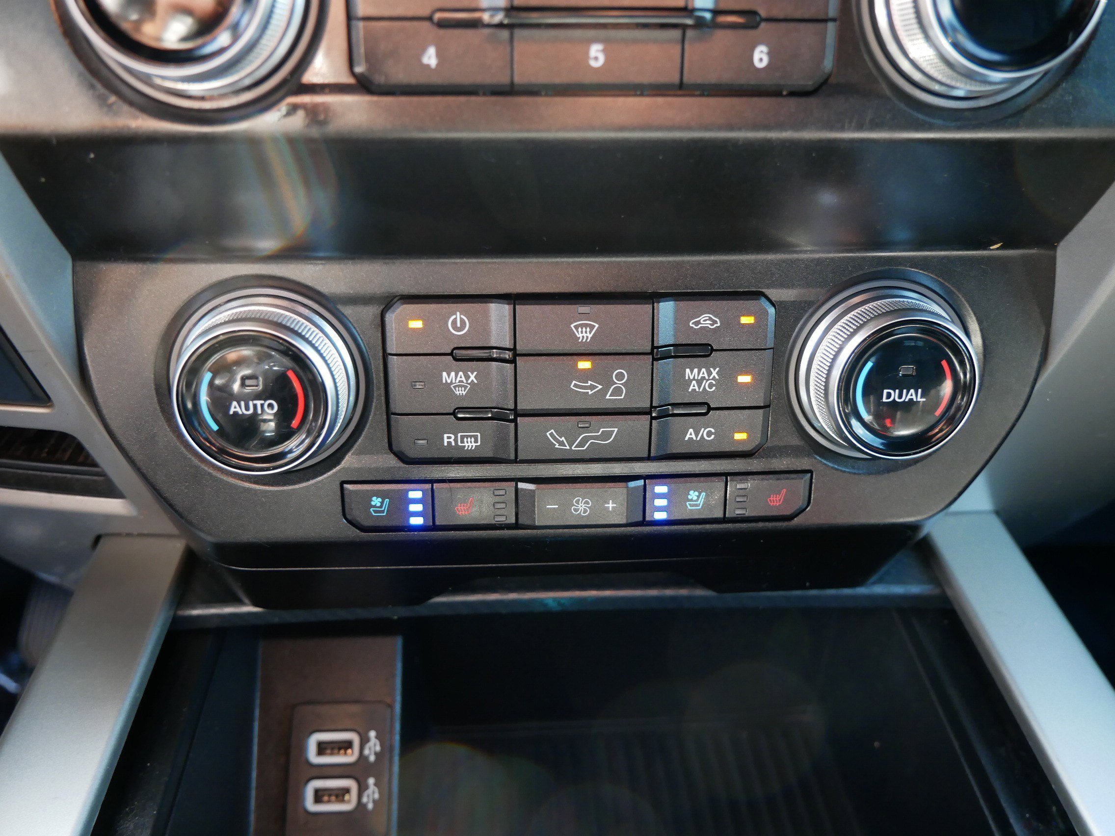 Used 2019 Ford F150 Lariat w/ Equipment Group 502A Luxury image 23