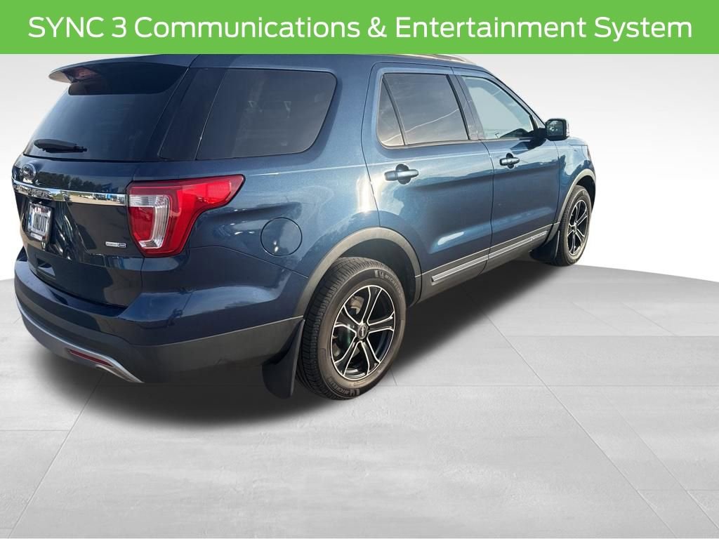 Used 2017 Ford Explorer XLT w/ Equipment Group 202A image 8