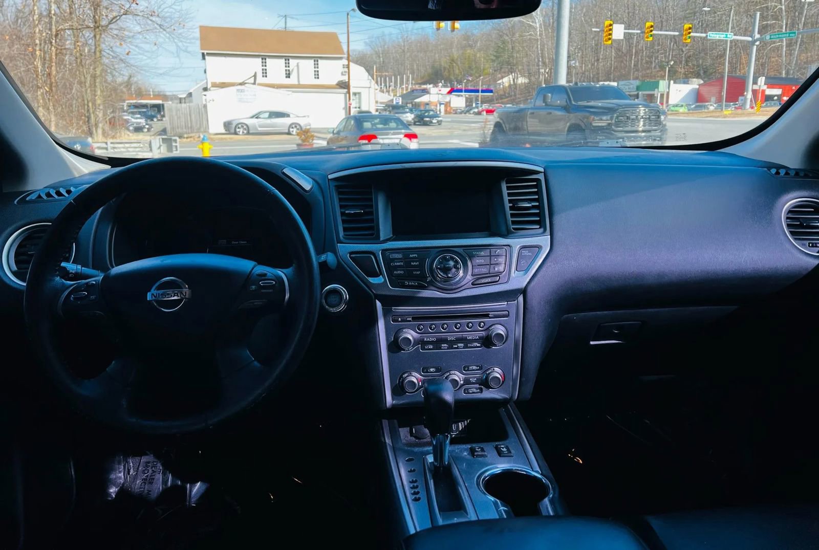 Used 2020 Nissan Pathfinder SL image 30