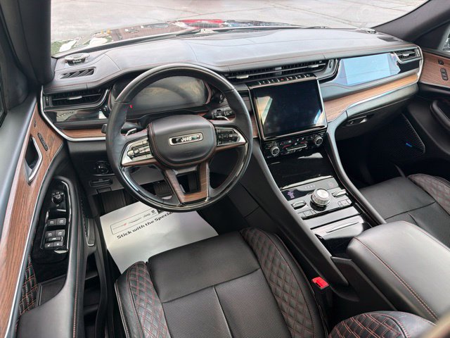 Used 2023 Jeep Grand Cherokee L Summit w/ Luxury Tech Group V AWD/4WD image 24