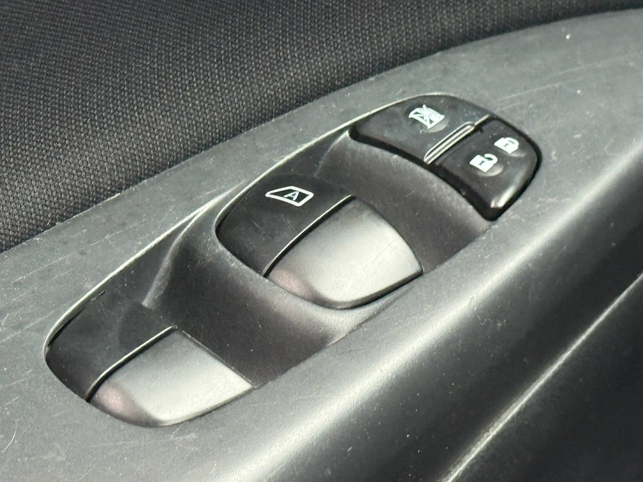 Used 2015 Nissan Sentra SV FWD image 23