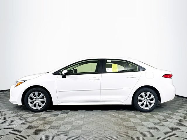 Used 2026 Toyota Corolla LE FWD image 5