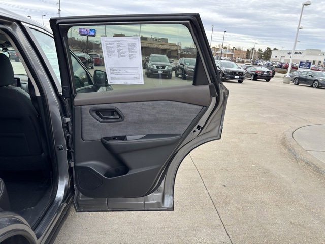 Used 2021 Nissan Rogue S image 26