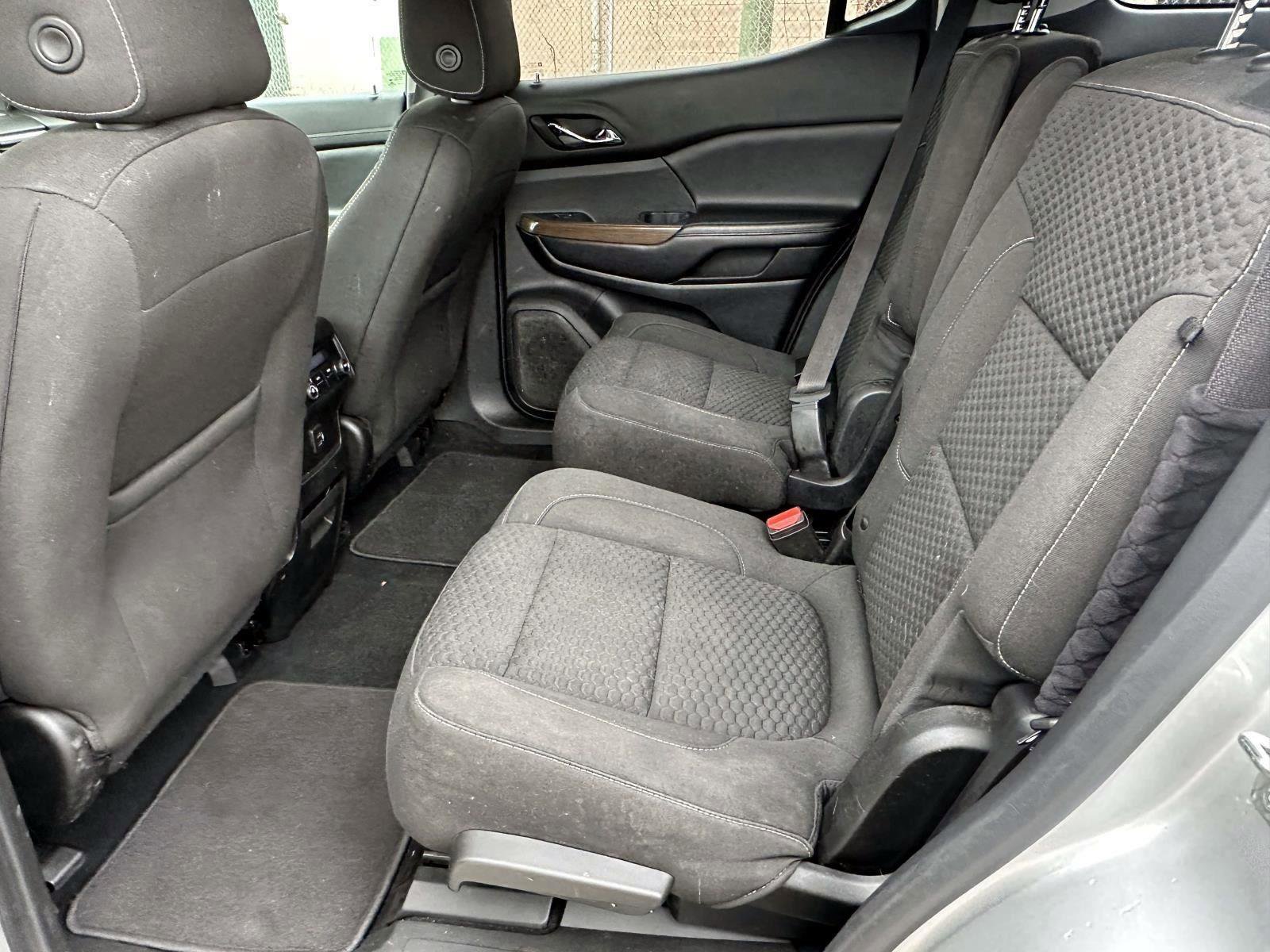 Used 2019 GMC Acadia SLE image 12