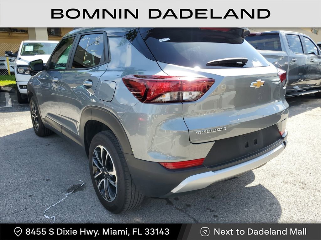 Used 2024 Chevrolet TrailBlazer LT image 3