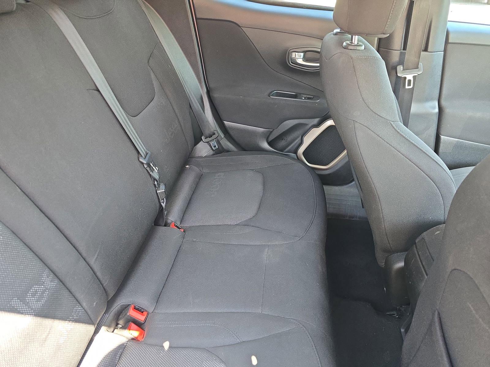 Used 2017 Jeep Renegade Latitude AWD/4WD image 13