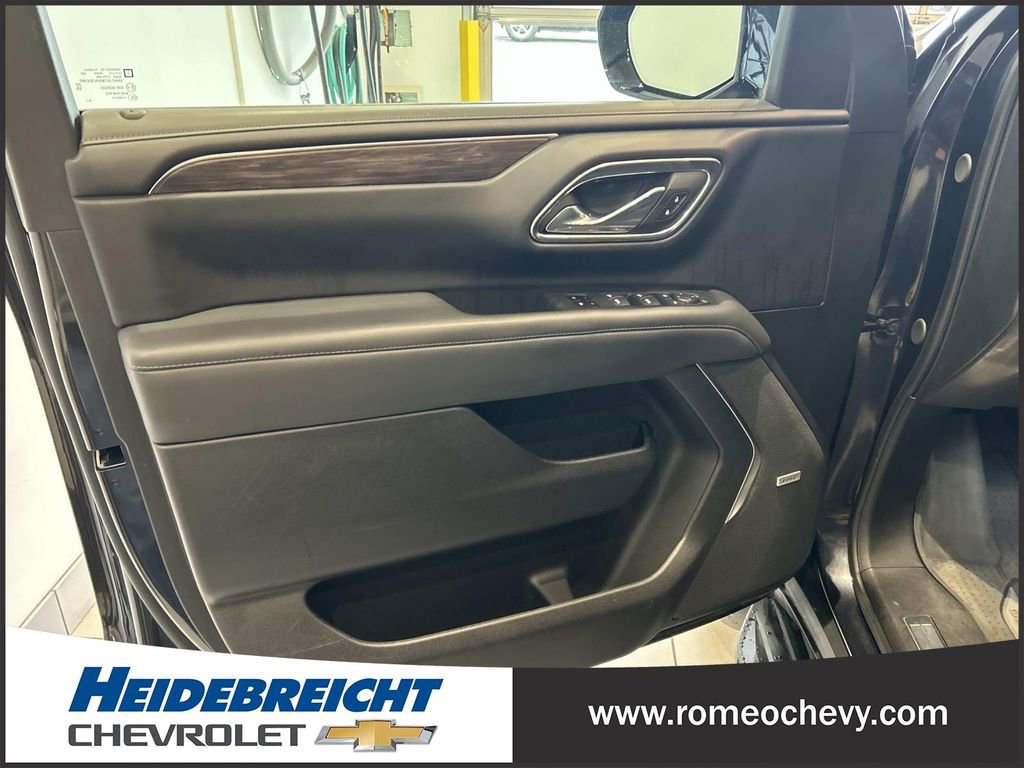 Used 2024 Chevrolet Tahoe LT w/ Luxury Package AWD/4WD image 10