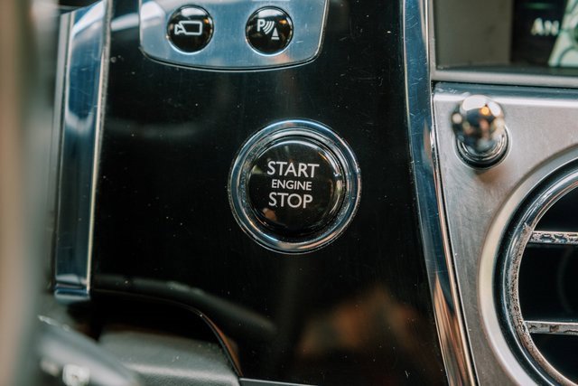 Used 2014 Rolls-Royce Wraith image 17