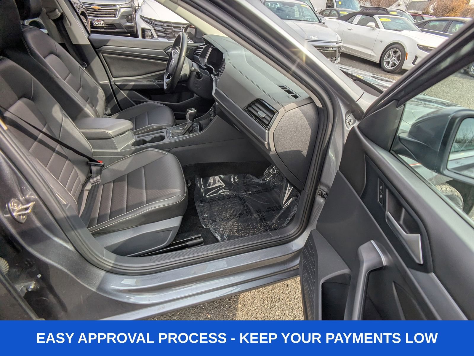 Used 2024 Volkswagen Jetta SE image 11