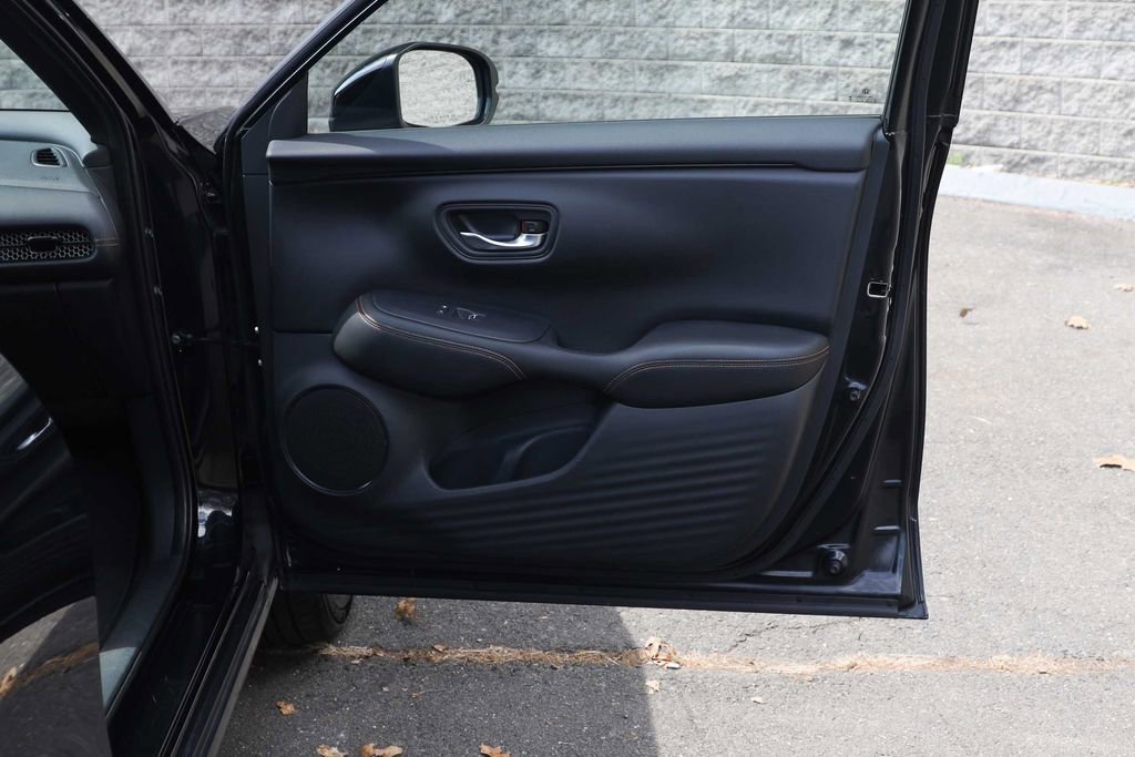 Used 2025 Honda HR-V Sport image 14