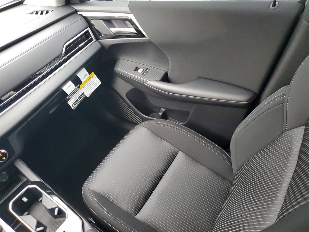 New 2026 Mitsubishi Outlander ES image 10