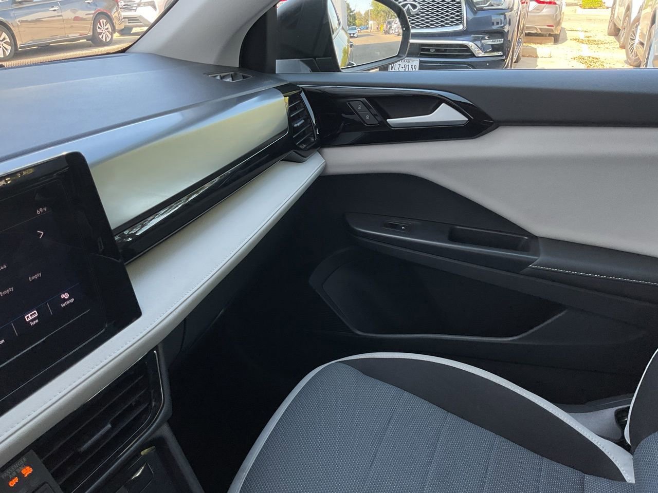 Used 2025 Volkswagen Taos S image 35