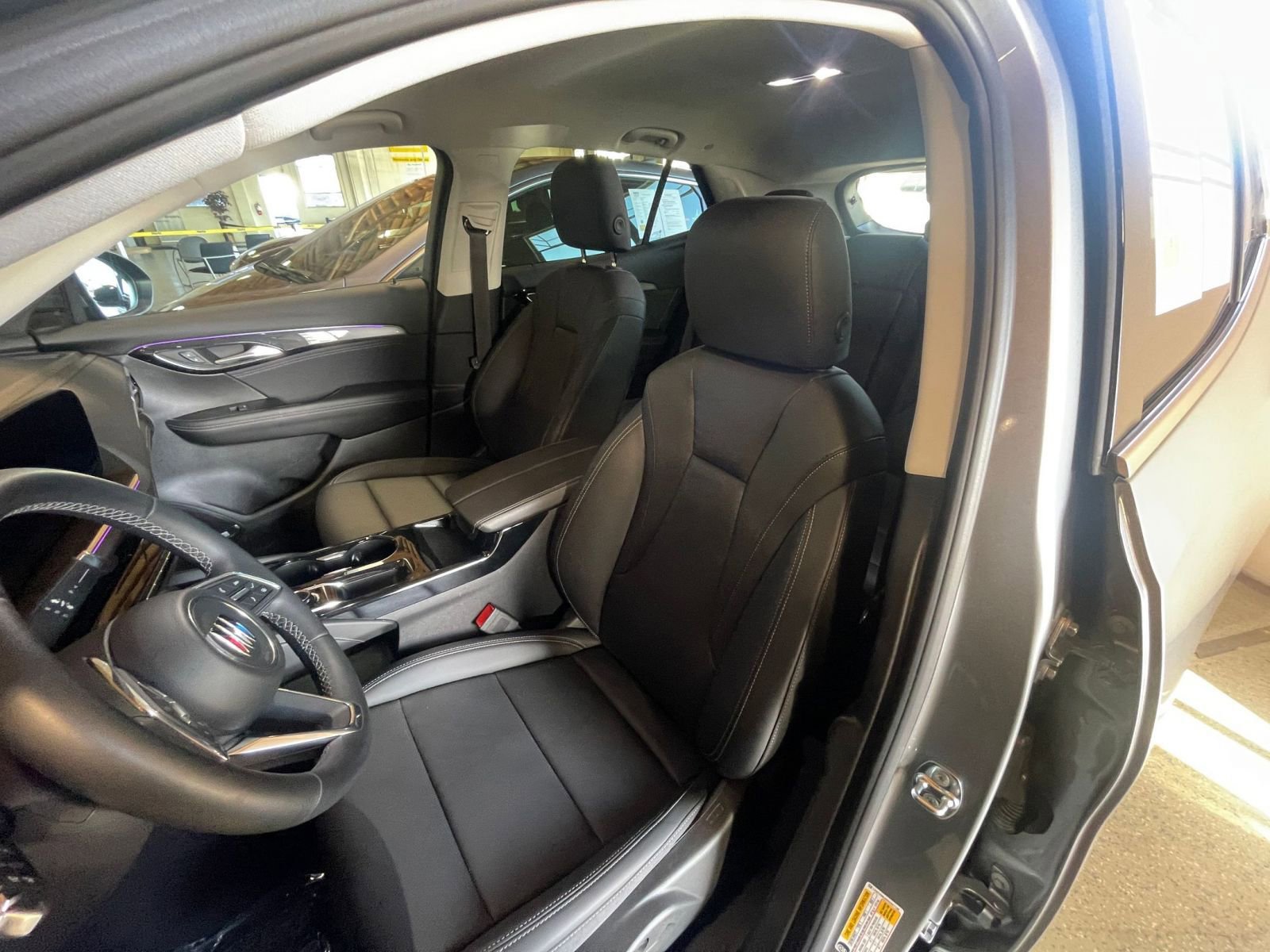 Used 2024 Buick Envision Preferred image 37