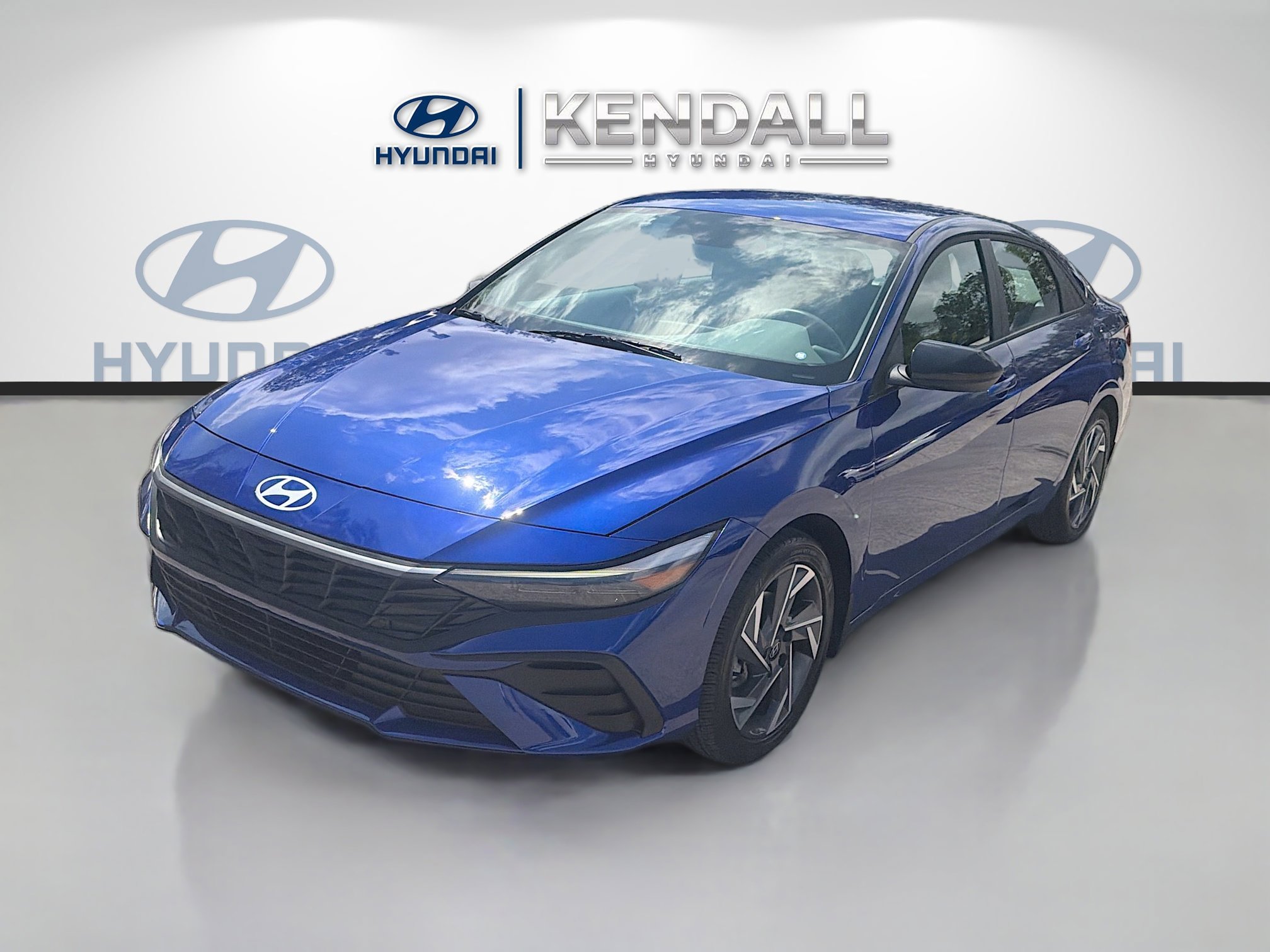 Used 2025 Hyundai Elantra Sport FWD image 3