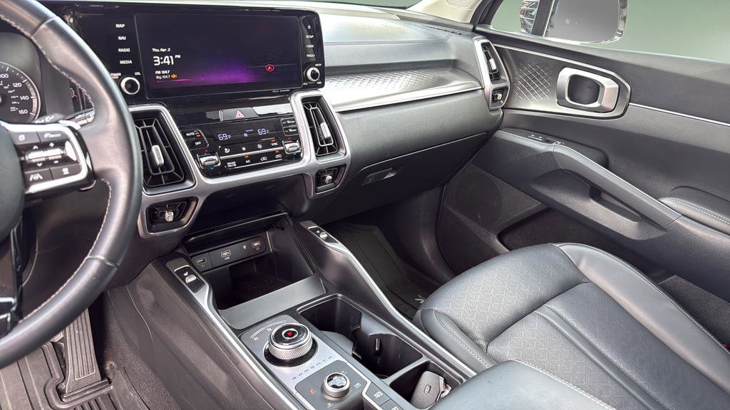 Used 2023 Kia Sorento EX w/ Panoramic Sunroof Package image 30