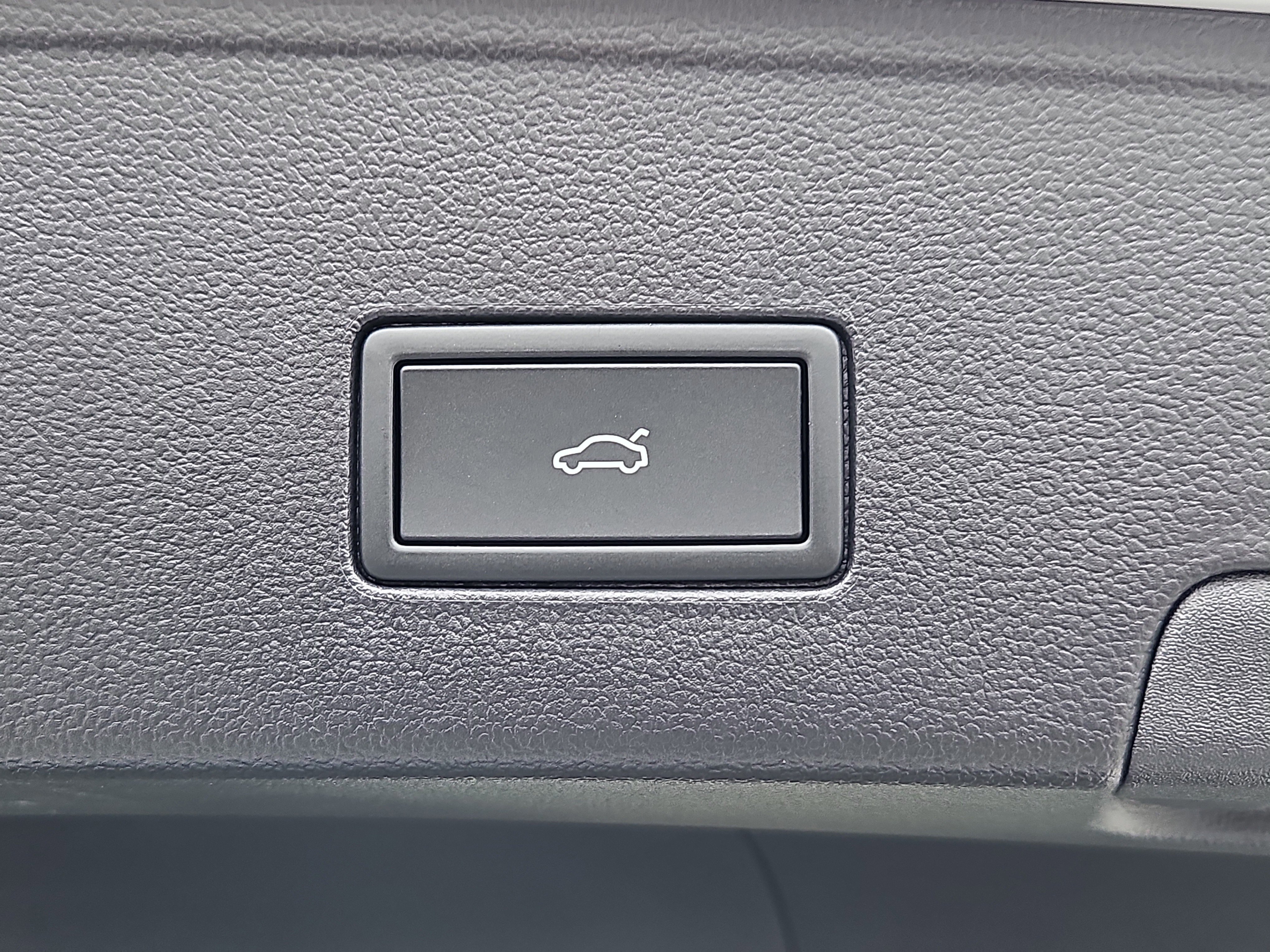 New 2026 Volkswagen Atlas Cross Sport SEL R-Line image 14