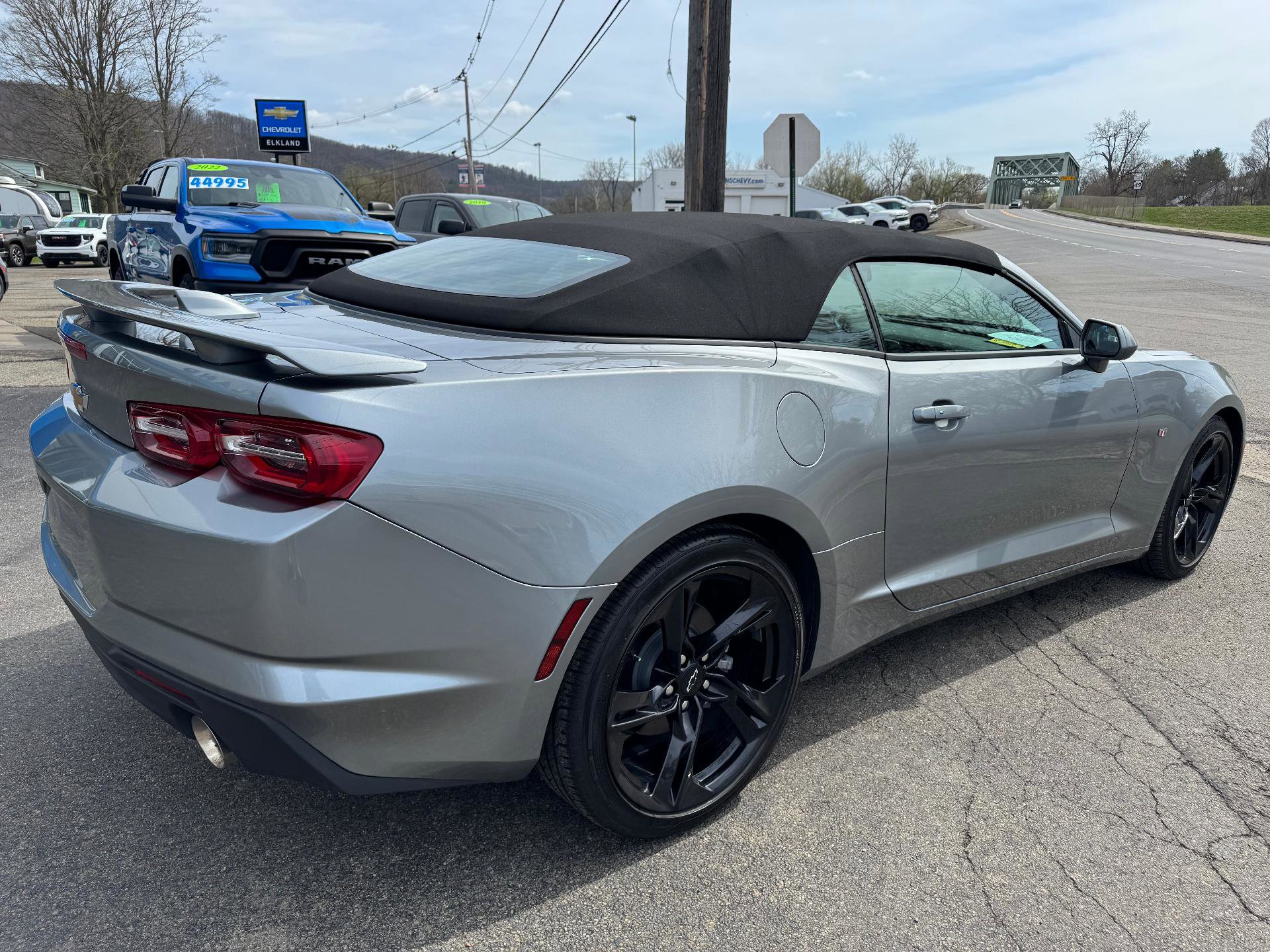 Used 2024 Chevrolet Camaro LT w/ Technology Package RWD image 23