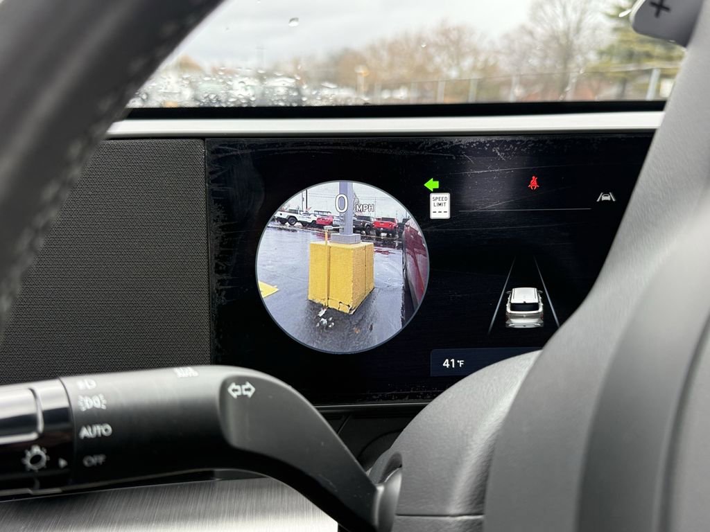 Used 2024 Hyundai Kona Limited image 22