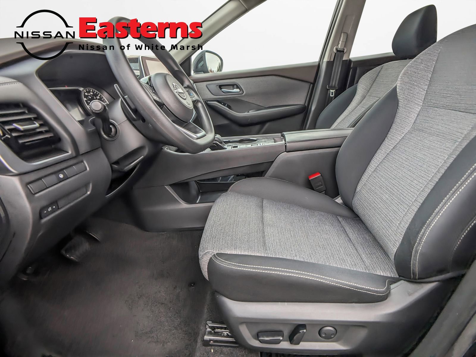 Used 2022 Nissan Rogue SV image 42