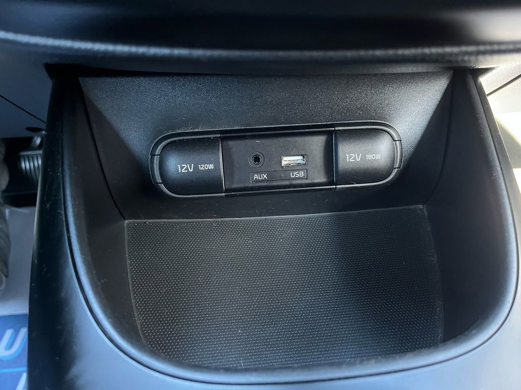 Used 2018 Kia Soul + image 10