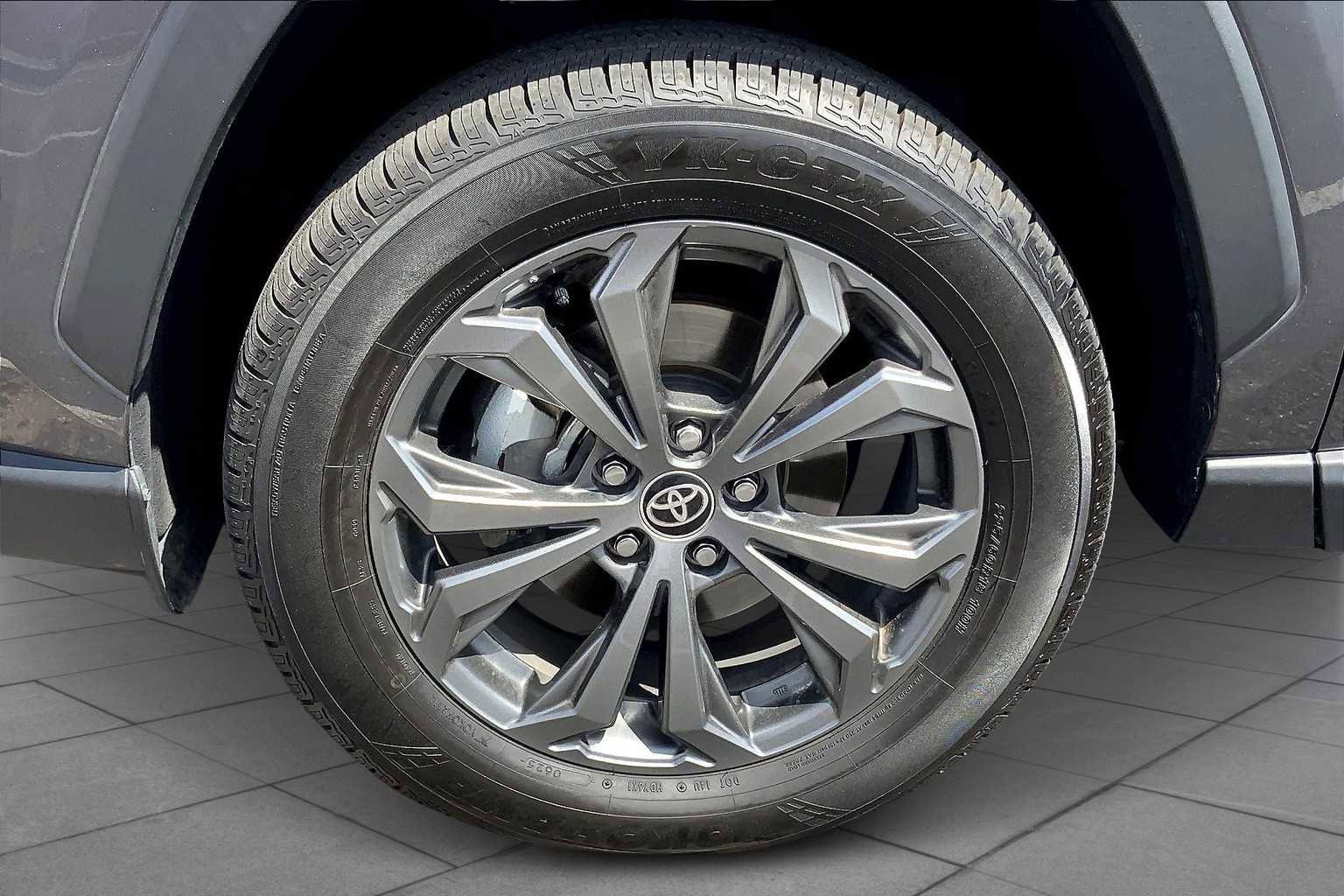Used 2023 Toyota RAV4 Limited image 9
