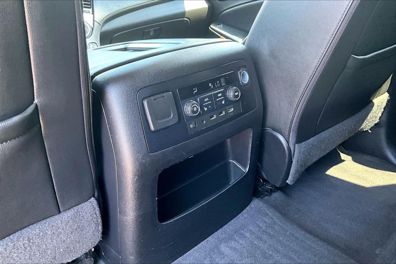 Used 2019 Chevrolet Tahoe Premier AWD/4WD image 24