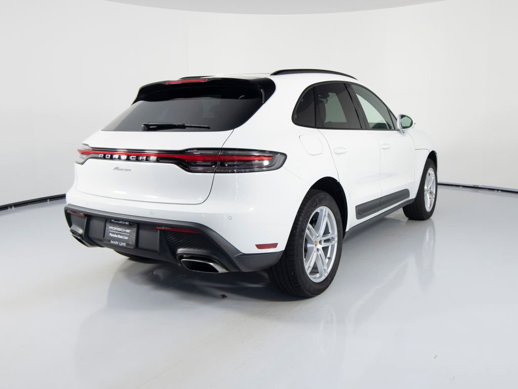 Certified 2025 Porsche Macan image 10
