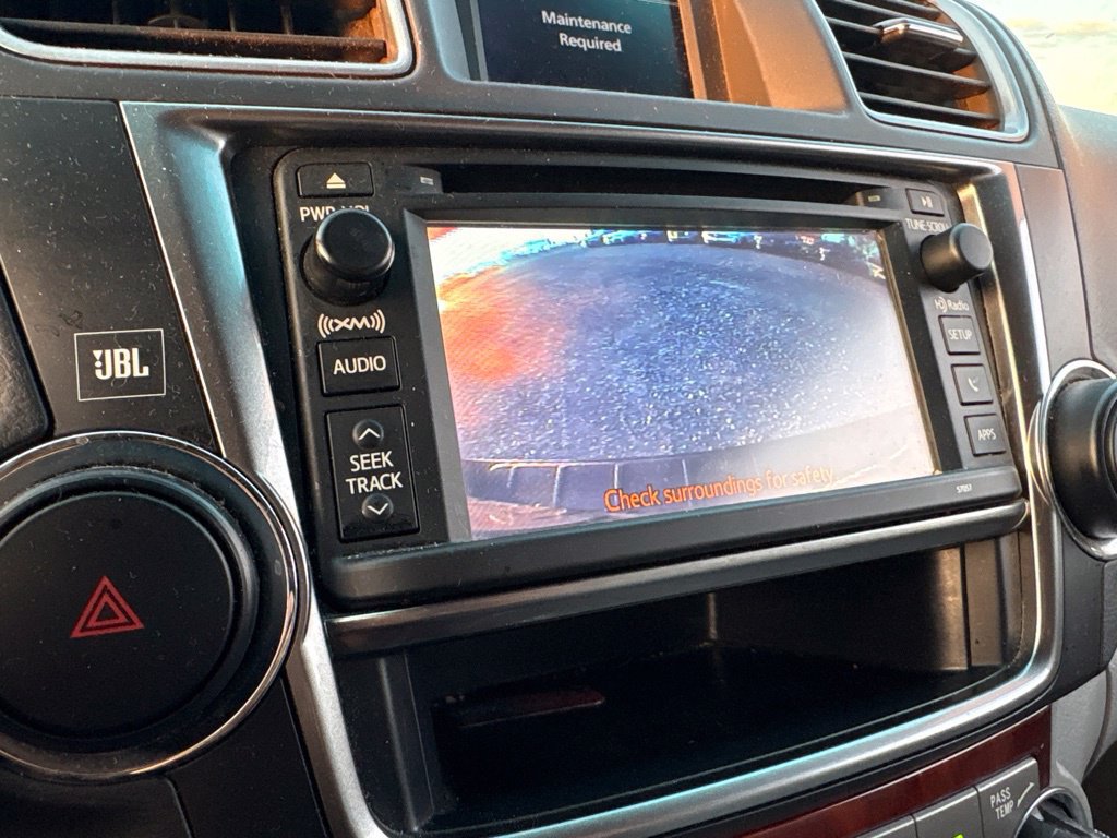 Used 2013 Toyota Highlander Limited AWD/4WD image 25