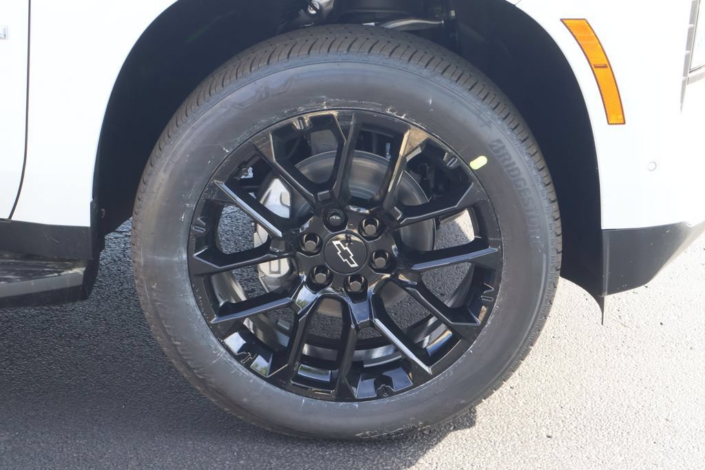New 2026 Chevrolet Suburban Premier AWD/4WD image 11