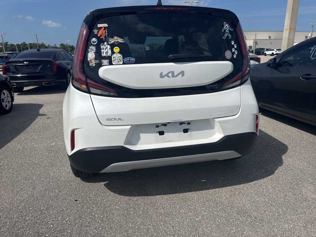 Used 2024 Kia Soul LX image 4