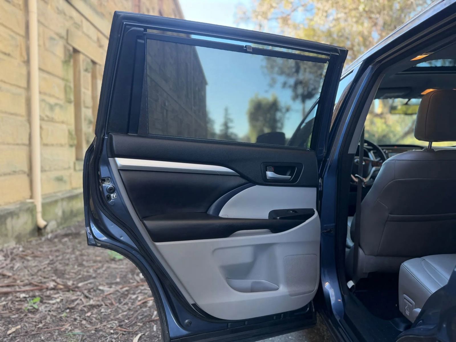 Used 2016 Toyota Highlander XLE AWD/4WD image 24