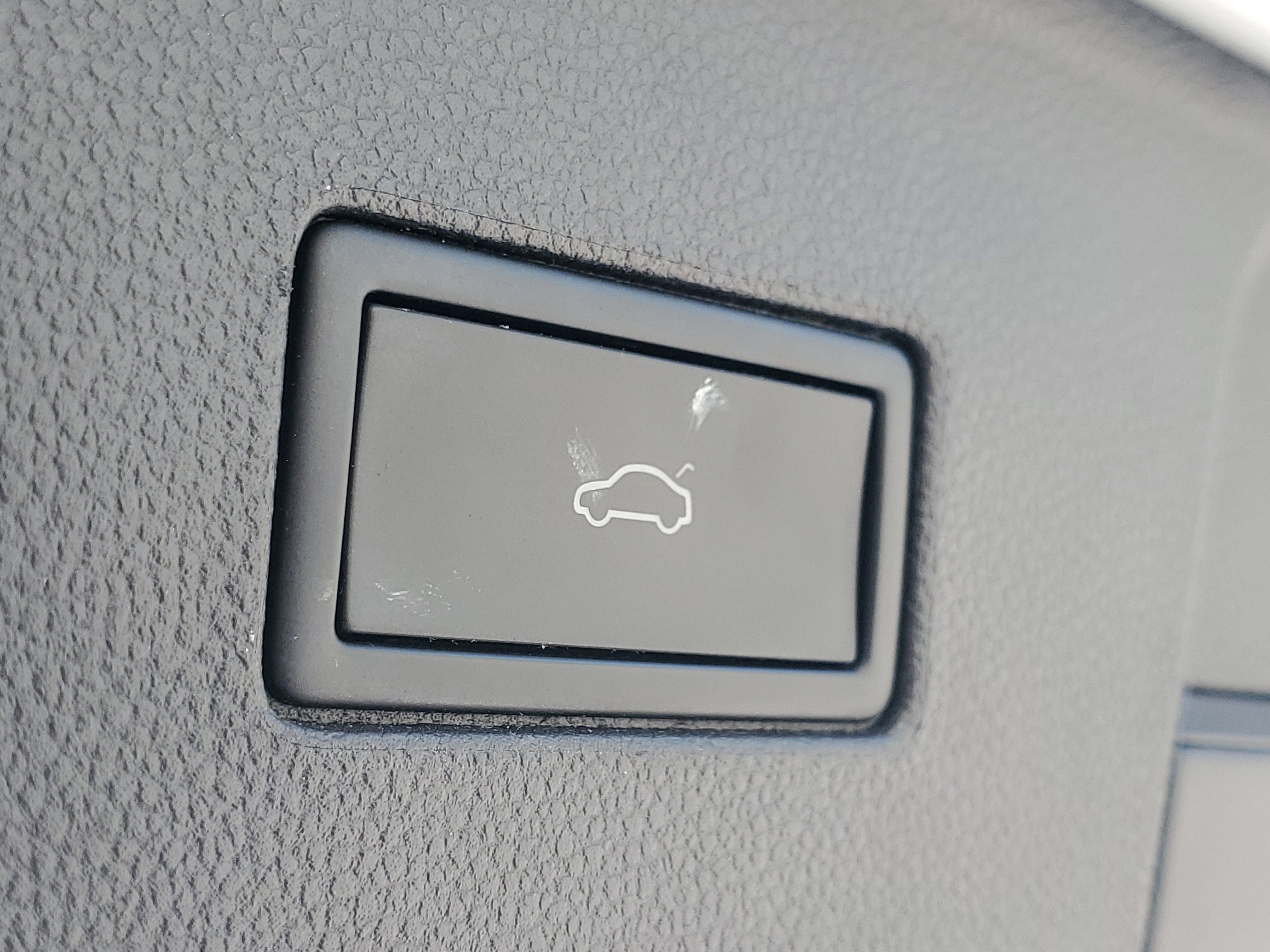 Used 2023 Volkswagen Atlas SE w/ Panoramic Sunroof Package image 10