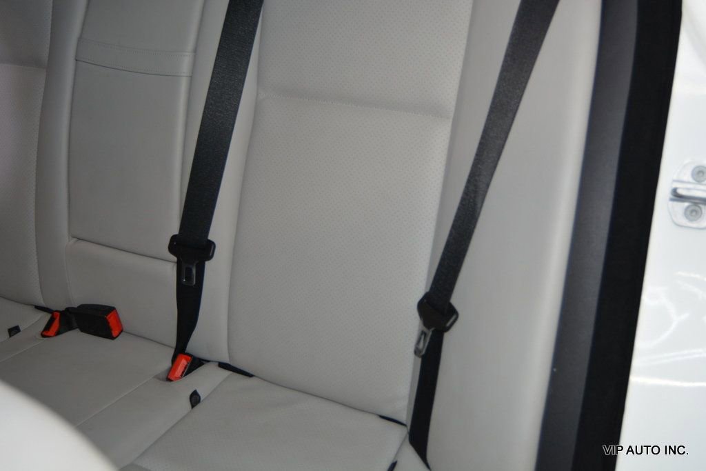 Used 2013 Mercedes-Benz C 250 Sedan image 25