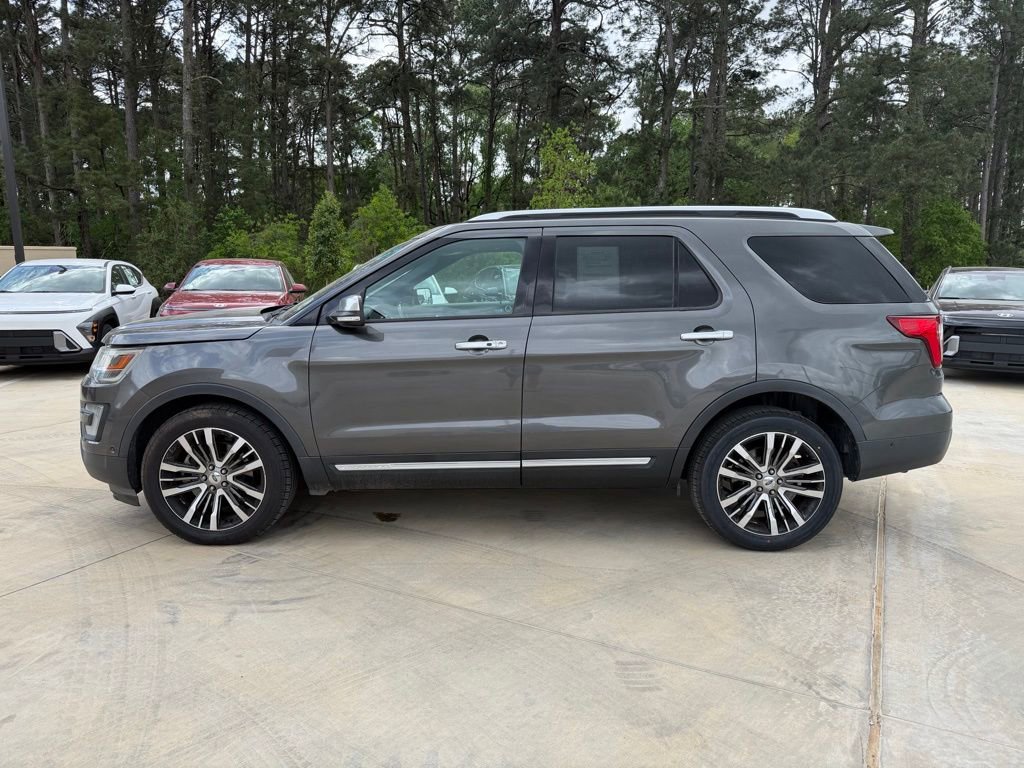 Used 2016 Ford Explorer Platinum image 2