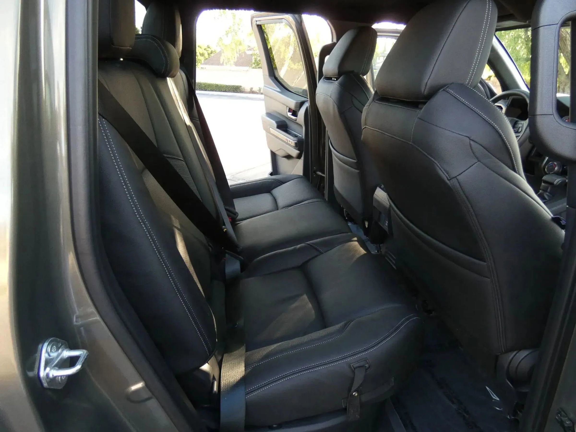 Used 2025 Toyota Tacoma TRD Sport image 40