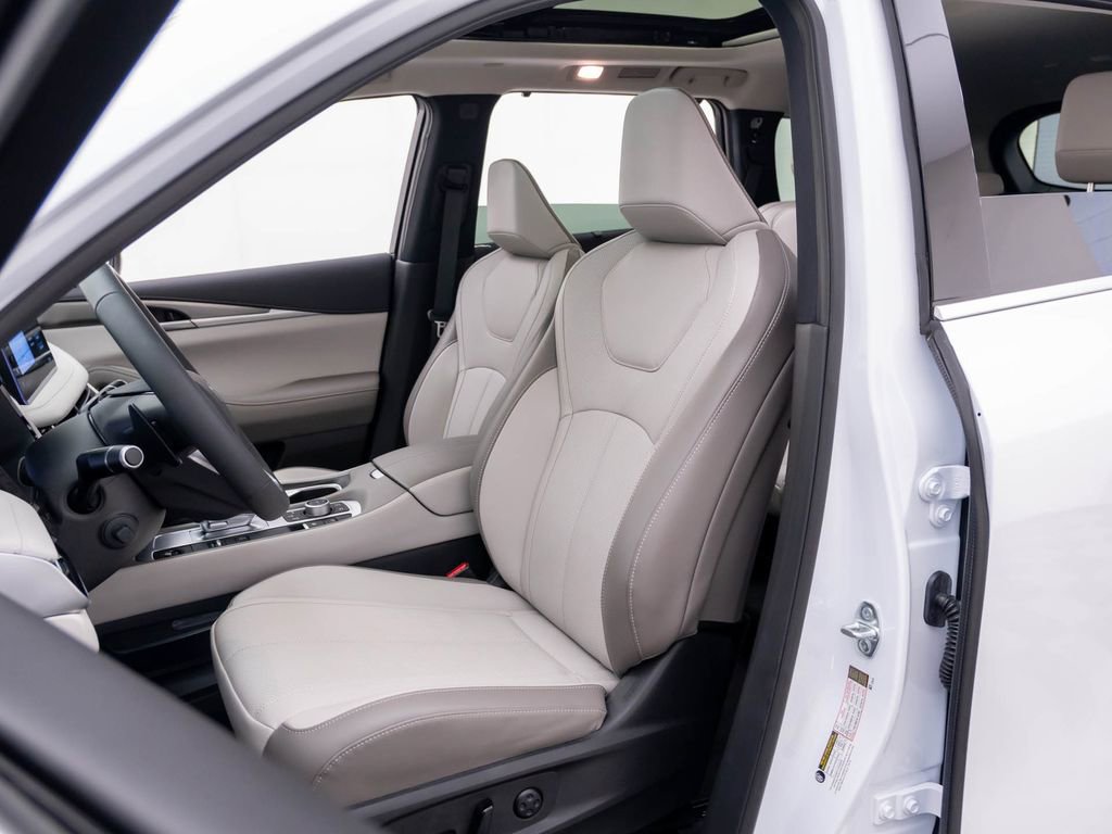 Certified 2026 INFINITI QX60 Luxe w/ Cargo Package AWD/4WD image 18