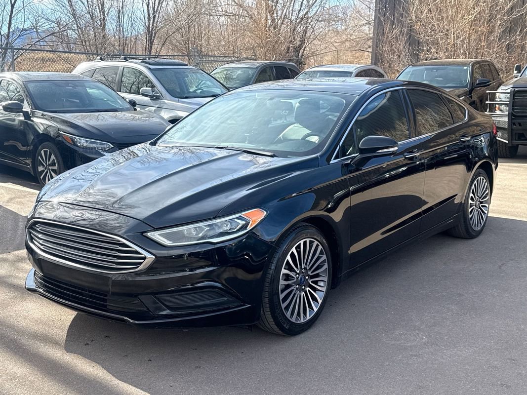 Used 2018 Ford Fusion SE w/ Fusion SE Technology Package image 3