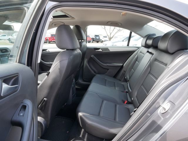 Used 2017 Volkswagen Jetta SE image 17
