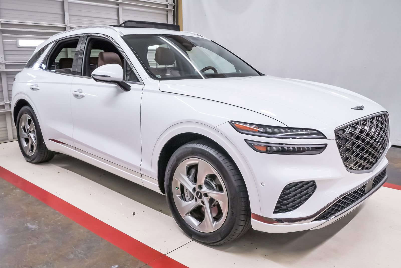Certified 2026 Genesis GV70 2.5T Advanced AWD/4WD image 5