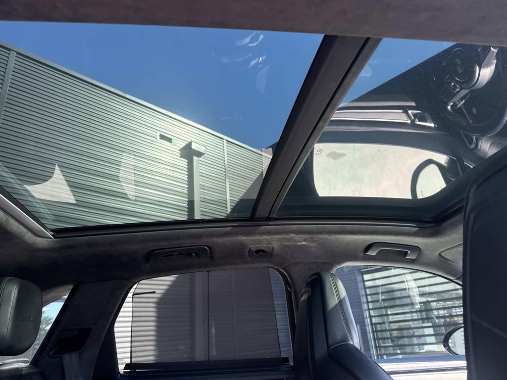 Used 2021 Porsche Cayenne Turbo image 15