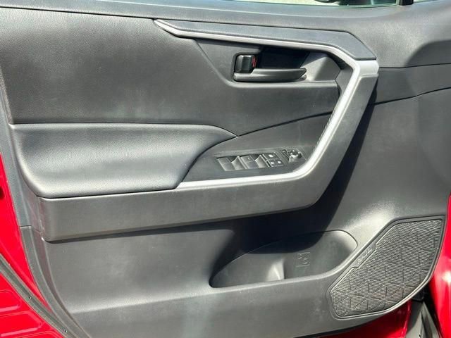 Used 2023 Toyota RAV4 LE FWD image 15