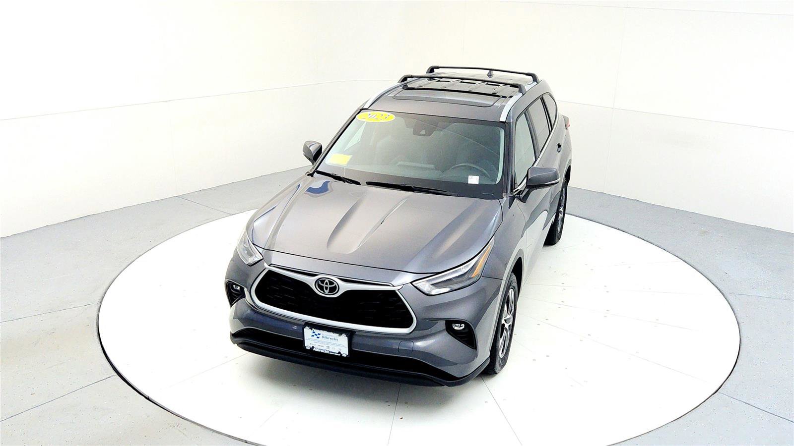 Certified 2023 Toyota Highlander XLE image 14