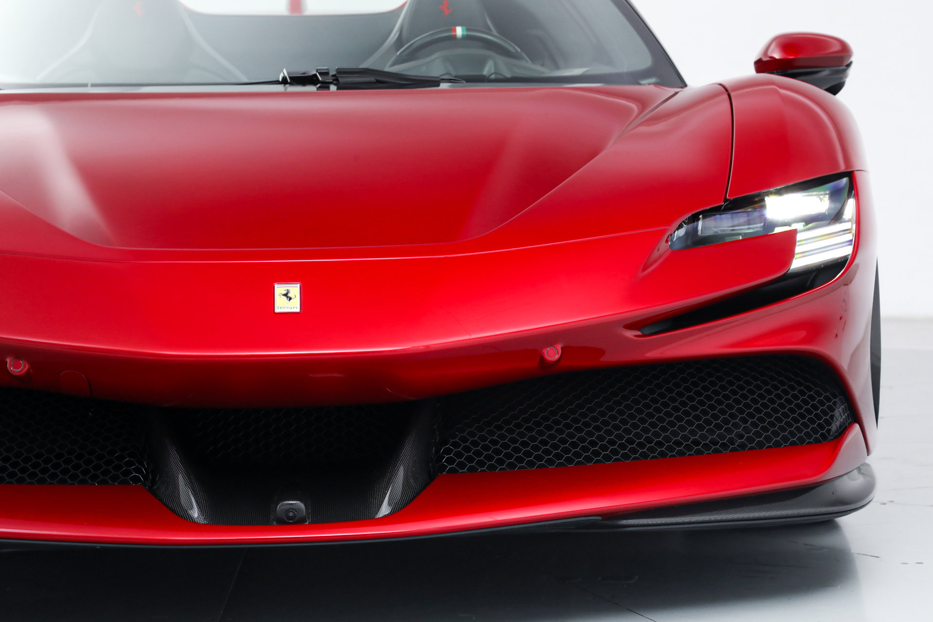 Used 2025 Ferrari SF90 Spider image 15